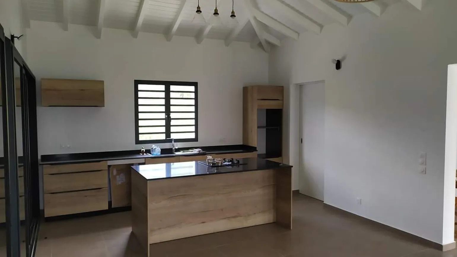 Cuisine sur mesure brun